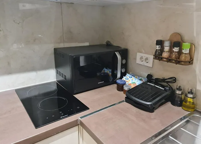 Sunny Apartment - Blloku Tirana, Near Lake